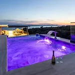 Luxury Pool Seaside *
