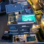 公寓 Luxury Pool Seaside 扎达尔