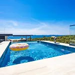 Luxury Pool Seaside 公寓