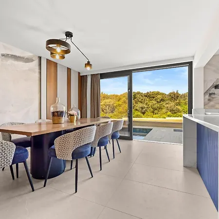 Luxury Pool Seaside Apartament Zadar