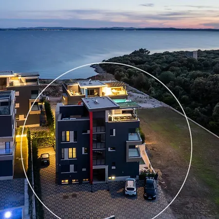 Luxury Pool Seaside Apartman *