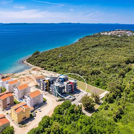 Luxury Pool Seaside Apartman