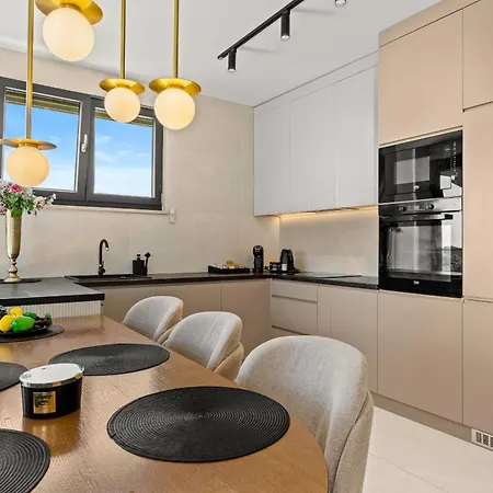 Luxury Pool Seaside 公寓 扎达尔