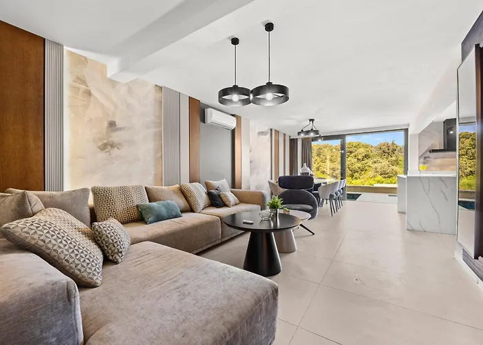 Luxury Pool Seaside * Ζαντάρ