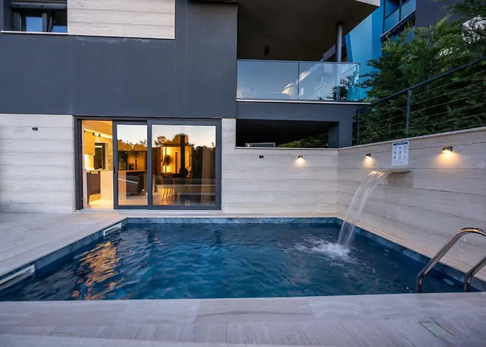 Luxury Pool Seaside Διαμέρισμα *