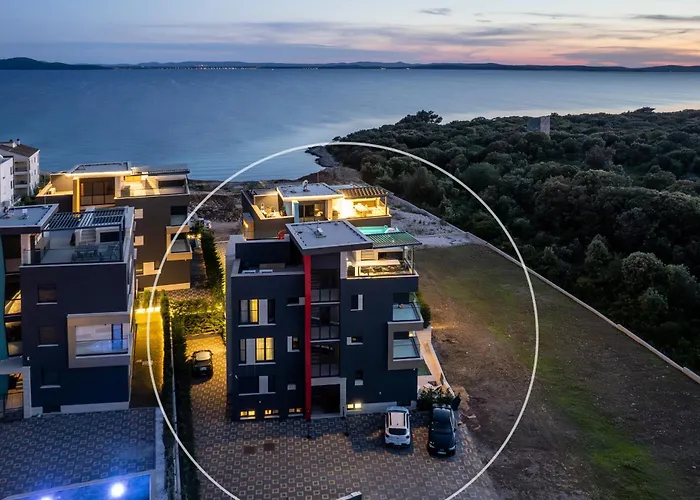 Luxury Pool Seaside Apartman *