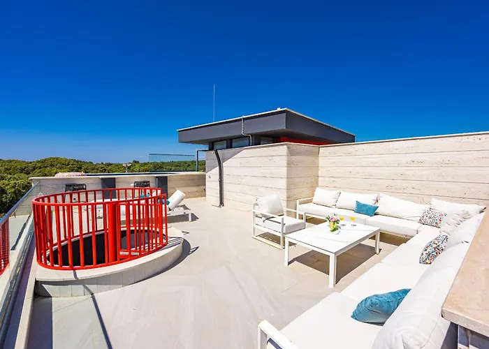 Διαμέρισμα Luxury Pool Seaside *