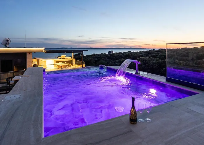 Luxury Pool Seaside *