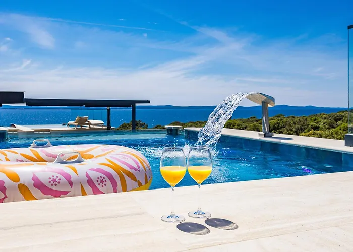 Luxury Pool Seaside Zadar